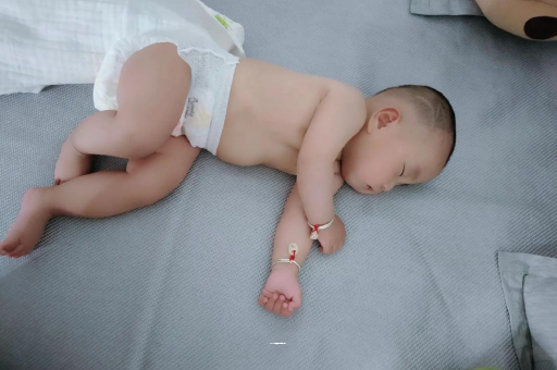 东海没满月的宝宝
